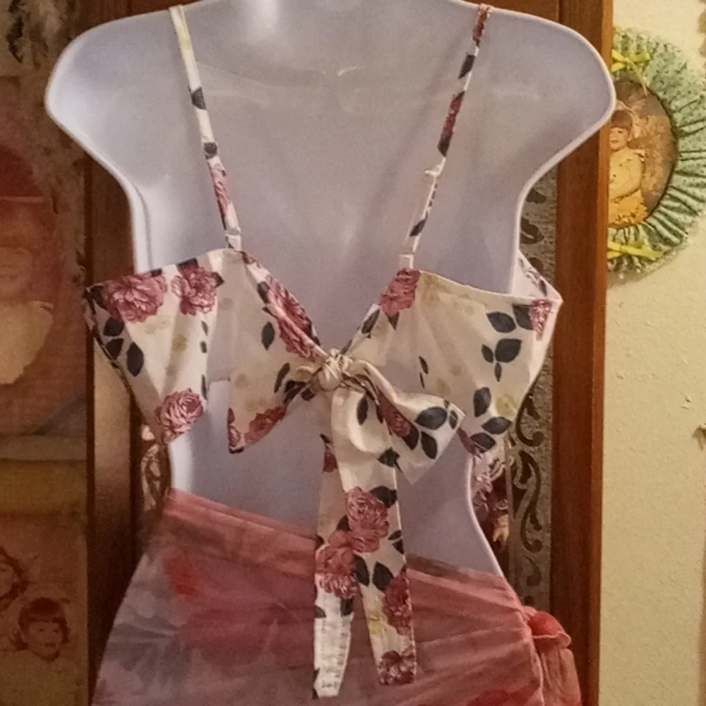 NWT Shein Halter Top with Pretty Lavender Floral Design - Picture 7 of 11